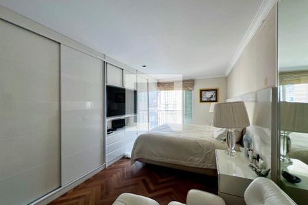 Apartamento à venda com 290m², 4 quartos e 4 vagasSuíte 4