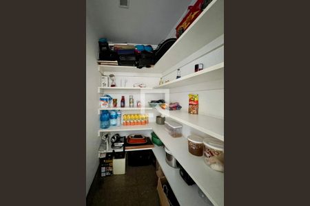 Apartamento à venda com 290m², 4 quartos e 4 vagasDespensa