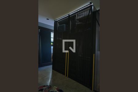 Apartamento à venda com 104m², 1 quarto e 2 vagas Apartamento à venda com 104m², 1 quarto e 2 vagasGuarda Roupa