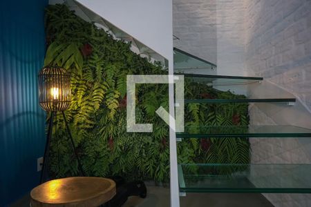 Apartamento à venda com 104m², 1 quarto e 2 vagas Apartamento à venda com 104m², 1 quarto e 2 vagasEscada