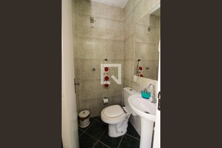 Casa à venda com 200m², 3 quartos e 3 vagasBanheiro de serviço