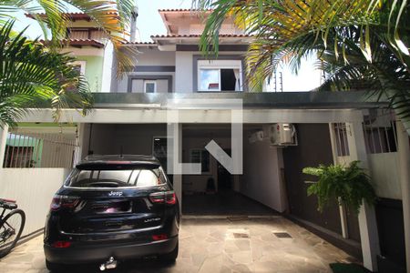 Casa à venda com 200m², 3 quartos e 3 vagasFachada