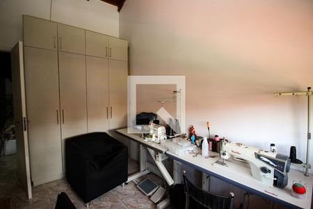 Casa à venda com 200m², 3 quartos e 3 vagasEscritório