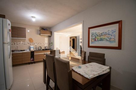 Casa à venda com 130m², 3 quartos e 1 vaga Casa à venda com 130m², 3 quartos e 1 vagaCozinha