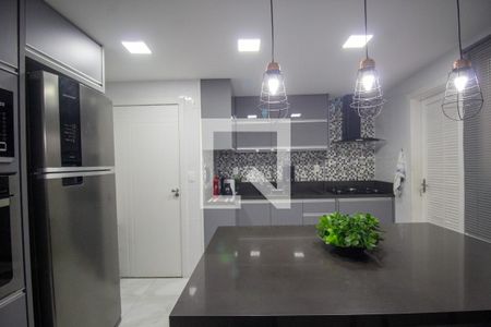 Apartamento para alugar com 220m², 3 quartos e 3 vagas Apartamento para alugar com 220m², 3 quartos e 3 vagasCozinha e Área de Serviço