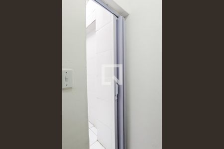 Casa à venda com 86m², 2 quartos e 1 vaga Casa à venda com 86m², 2 quartos e 1 vagaBanheiro