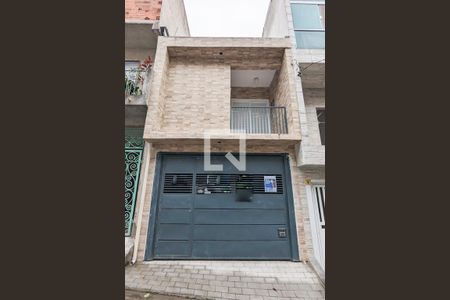 Casa à venda com 86m², 2 quartos e 1 vaga Casa à venda com 86m², 2 quartos e 1 vagaFachada