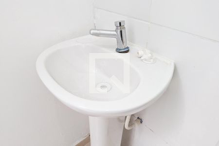 Casa à venda com 86m², 2 quartos e 1 vaga Casa à venda com 86m², 2 quartos e 1 vagaBanheiro