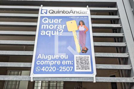 Casa à venda com 86m², 2 quartos e 1 vaga Casa à venda com 86m², 2 quartos e 1 vagaFachada