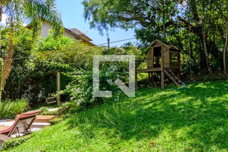 Casa de condomínio à venda com 280m², 3 quartos e 4 vagasQuintal