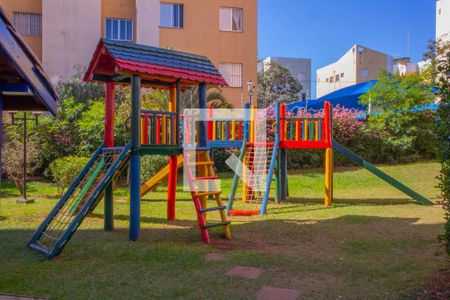 Apartamento para alugar com 50m², 2 quartos e 1 vaga Apartamento para alugar com 50m², 2 quartos e 1 vagaÁrea comum - Playground