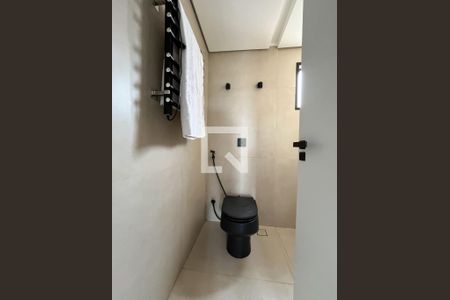 Apartamento à venda com 100m², 1 quarto e 2 vagasBanheiro 2 da Suíte