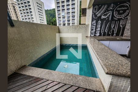 Apartamento para alugar com 200m², 4 quartos e 2 vagassacada