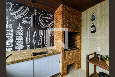 Apartamento para alugar com 200m², 4 quartos e 2 vagassacada