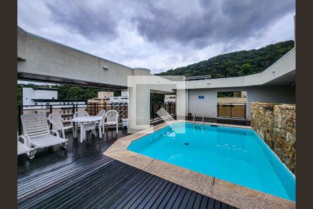 Apartamento para alugar com 200m², 4 quartos e 2 vagasÁrea comum - Piscina