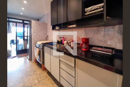 Cozinha de apartamento à venda com 3 quartos, 210m² em Barra da Tijuca, Rio de Janeiro