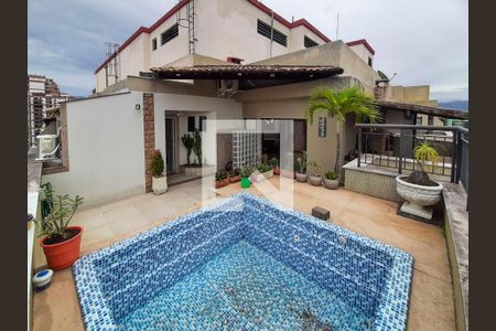 Apartamento à venda com 210m², 3 quartos e 3 vagasPiscina