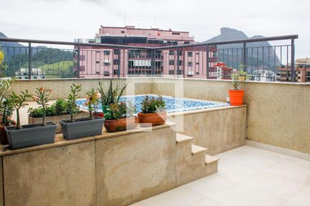 Apartamento à venda com 210m², 3 quartos e 3 vagasPiscina