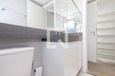 Apartamento à venda com 111m², 2 quartos e 2 vagas Apartamento à venda com 111m², 2 quartos e 2 vagasBanheiro da Suíte