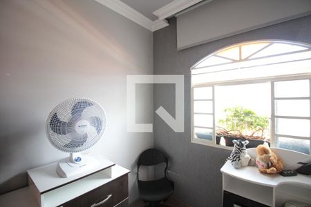 Quarto 1 de casa à venda com 2 quartos, 60m² em Santa Mônica, Belo Horizonte