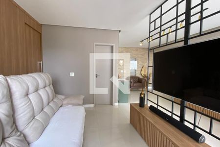 Sala de TV de apartamento à venda com 2 quartos, 91m² em Alphaville Empresarial, Barueri