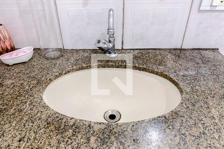 Casa à venda com 88m², 2 quartos e 1 vagaBanheiro Social