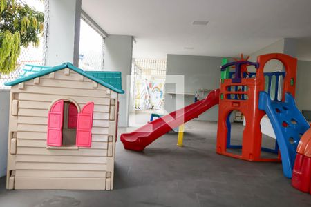 Apartamento para alugar com 70m², 2 quartos e 1 vaga Apartamento para alugar com 70m², 2 quartos e 1 vagaÁrea comum - Playground