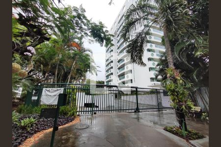 Apartamento à venda com 68m², 2 quartos e 1 vaga Apartamento à venda com 68m², 2 quartos e 1 vagaFachada