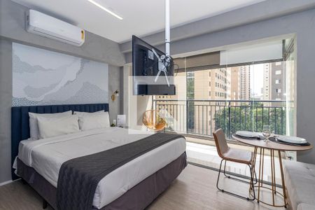 Sala e quarto de kitnet/studio à venda com 1 quarto, 32m² em Indianópolis, São Paulo
