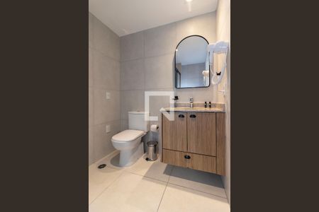 Banheiro de kitnet/studio à venda com 1 quarto, 32m² em Indianópolis, São Paulo