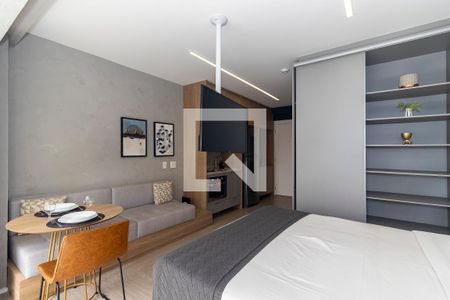 Sala e quarto de kitnet/studio à venda com 1 quarto, 32m² em Indianópolis, São Paulo