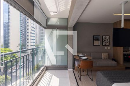 Varanda de kitnet/studio à venda com 1 quarto, 32m² em Indianópolis, São Paulo