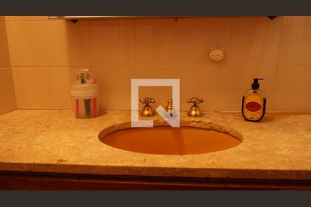 Casa à venda com 170m², 2 quartos e 4 vagasBanheiro/Lavabo