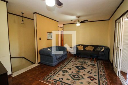 Casa à venda com 248m², 4 quartos e 3 vagas Casa à venda com 248m², 4 quartos e 3 vagasSala de TV