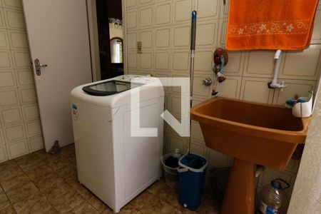 Casa à venda com 248m², 4 quartos e 3 vagas Casa à venda com 248m², 4 quartos e 3 vagasÁrea de Serviço