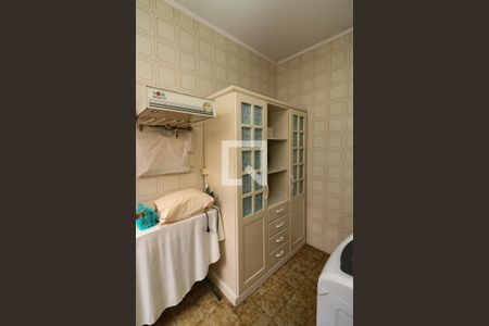 Casa à venda com 248m², 4 quartos e 3 vagas Casa à venda com 248m², 4 quartos e 3 vagasÁrea de Serviço