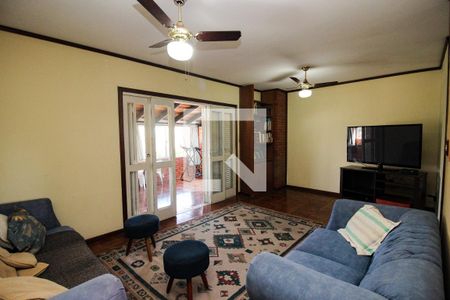 Casa à venda com 248m², 4 quartos e 3 vagas Casa à venda com 248m², 4 quartos e 3 vagasSala de TV