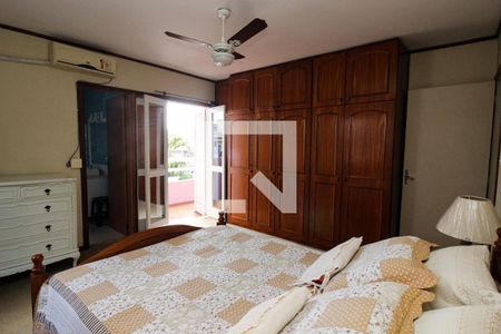 Casa à venda com 248m², 4 quartos e 3 vagas Casa à venda com 248m², 4 quartos e 3 vagasQuarto Suíte