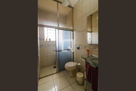 Casa à venda com 248m², 4 quartos e 3 vagas Casa à venda com 248m², 4 quartos e 3 vagasBanheiro 2