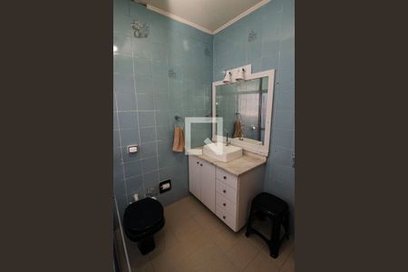 Casa à venda com 248m², 4 quartos e 3 vagas Casa à venda com 248m², 4 quartos e 3 vagasBanheiro da Suíte