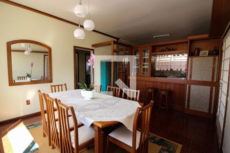 Casa à venda com 248m², 4 quartos e 3 vagas Casa à venda com 248m², 4 quartos e 3 vagasSala de Jantar