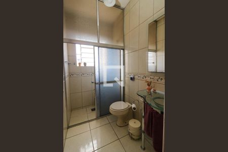 Casa à venda com 248m², 4 quartos e 3 vagas Casa à venda com 248m², 4 quartos e 3 vagasBanheiro 2