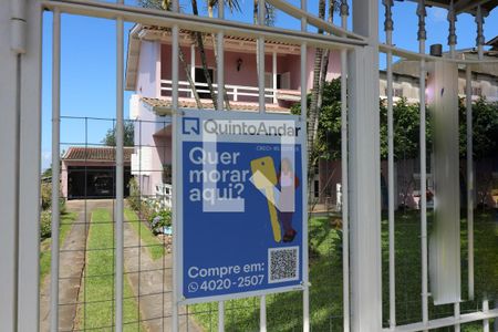 Casa à venda com 248m², 4 quartos e 3 vagas Casa à venda com 248m², 4 quartos e 3 vagasFachada