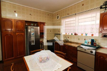 Casa à venda com 248m², 4 quartos e 3 vagas Casa à venda com 248m², 4 quartos e 3 vagasCozinha