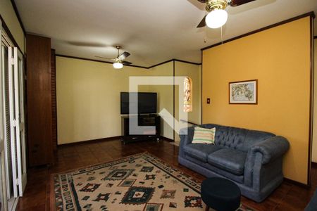 Casa à venda com 248m², 4 quartos e 3 vagas Casa à venda com 248m², 4 quartos e 3 vagasSala de TV