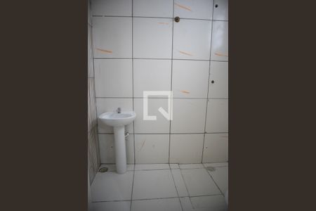 Banheiro do Quarto 1 de casa para alugar com 1 quarto, 40m² em Vila Isolina Mazzei, São Paulo