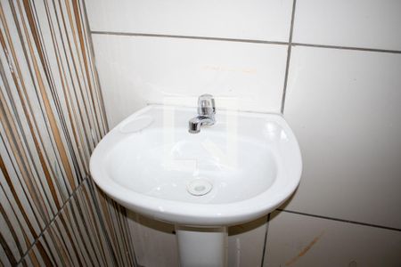 Banheiro do Quarto 1 de casa para alugar com 1 quarto, 40m² em Vila Isolina Mazzei, São Paulo