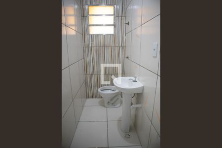 Banheiro 2 de casa para alugar com 1 quarto, 40m² em Vila Isolina Mazzei, São Paulo