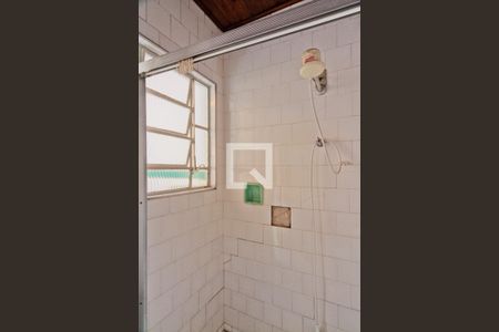 Casa à venda com 270m², 2 quartos e 2 vagasBanheiro de Serviço