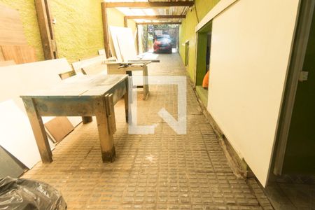 Casa à venda com 240m², 2 quartos e 7 vagas Casa à venda com 240m², 2 quartos e 7 vagasGaragem